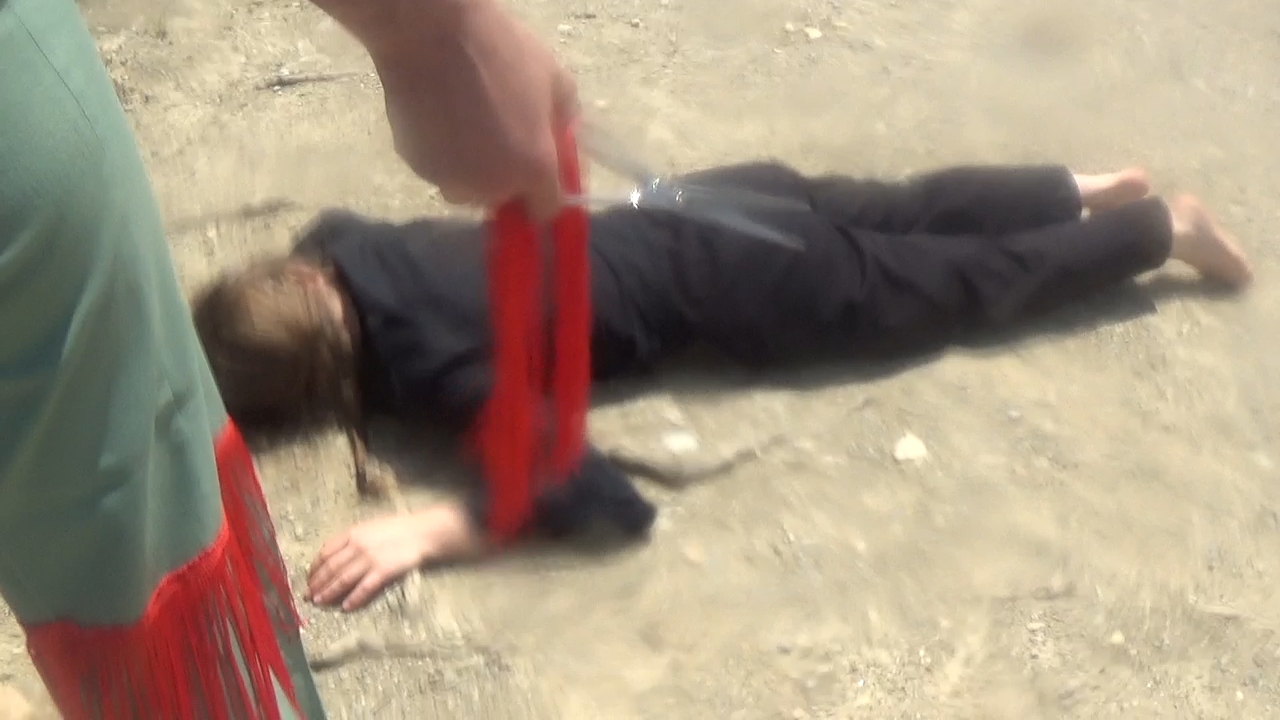 Aa 1 Sheara cuts Morshackle's hair Copy 01.00_01_30_21.Still040